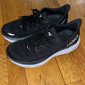 Women’s Hoka Clifton 7’s size 7.5